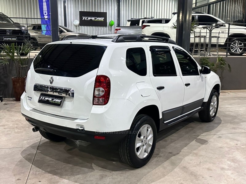 DUSTER 1.6 EXPRESSION 4X2 16V FLEX 4P MANUAL - 2013 - CAMPO BOM