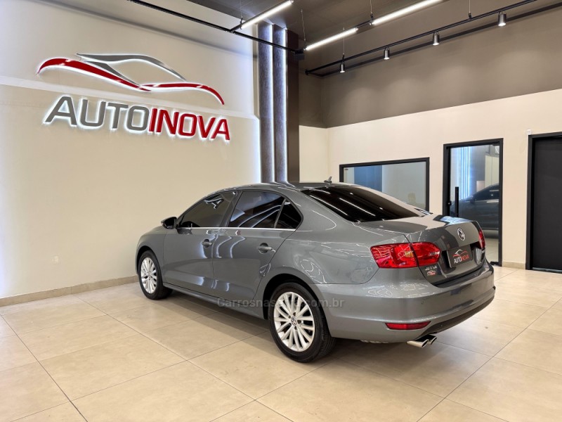 JETTA 2.0 COMFORTLINE FLEX 4P TIPTRONIC - 2012 - IVOTI