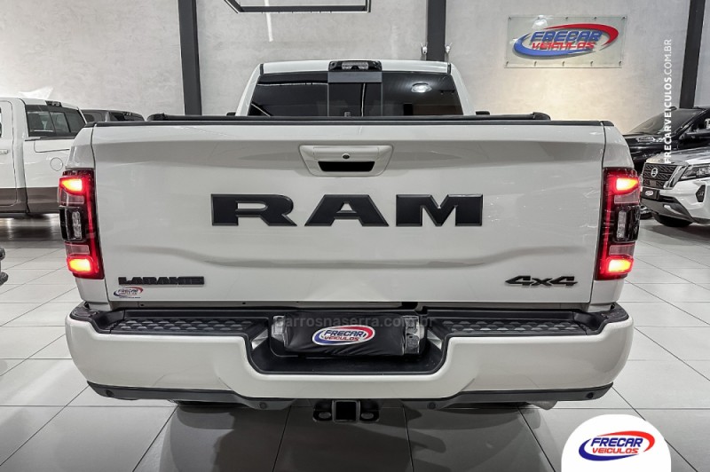 3500 LARAMIE 6.7 CD 4X4 TURBO DIESEL 4P AUTOMÁTICO - 2022 - SARANDI