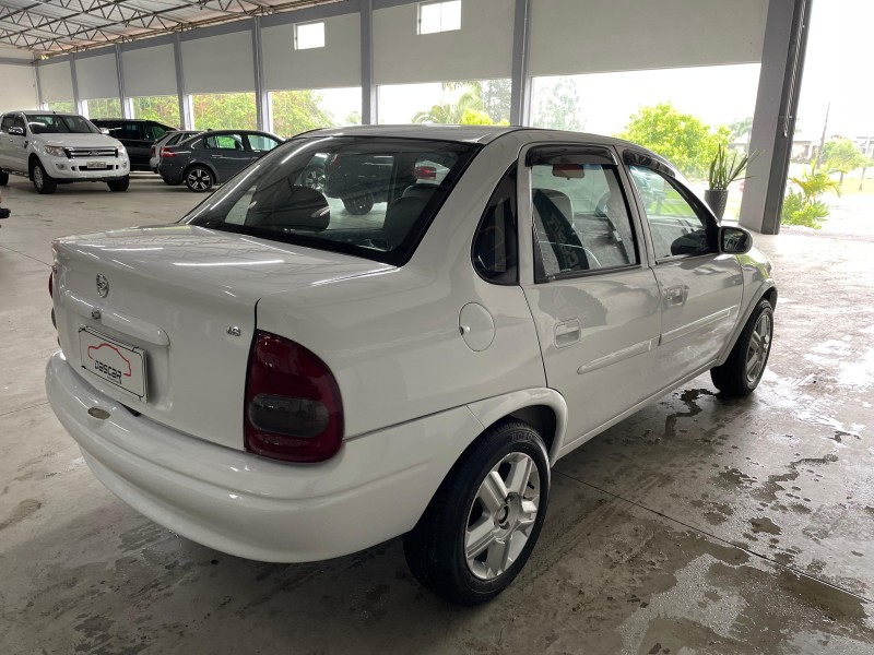 CORSA 1.6 MPFI CLASSIC SEDAN 8V GASOLINA 4P MANUAL - 2003 - BOM PRINCíPIO