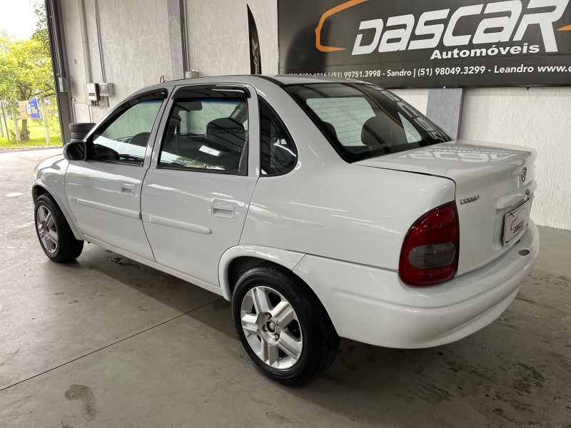 CORSA 1.6 MPFI CLASSIC SEDAN 8V GASOLINA 4P MANUAL - 2003 - BOM PRINCíPIO