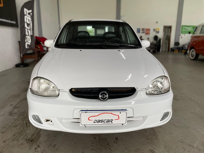 CORSA 1.6 MPFI CLASSIC SEDAN 8V GASOLINA 4P MANUAL - 2003 - BOM PRINCíPIO