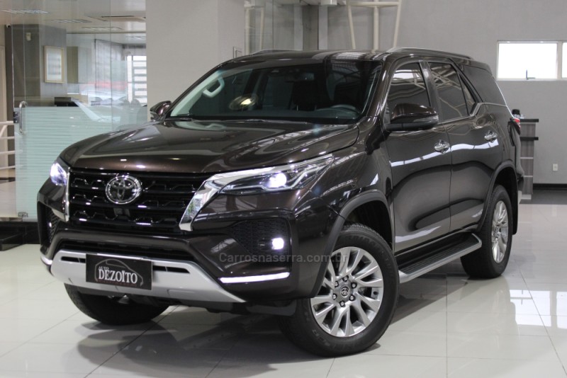 hilux sw4 2.8 srx 4x4 7 lugares 16v turbo intercooler diesel 4p automatico 2022 caxias do sul