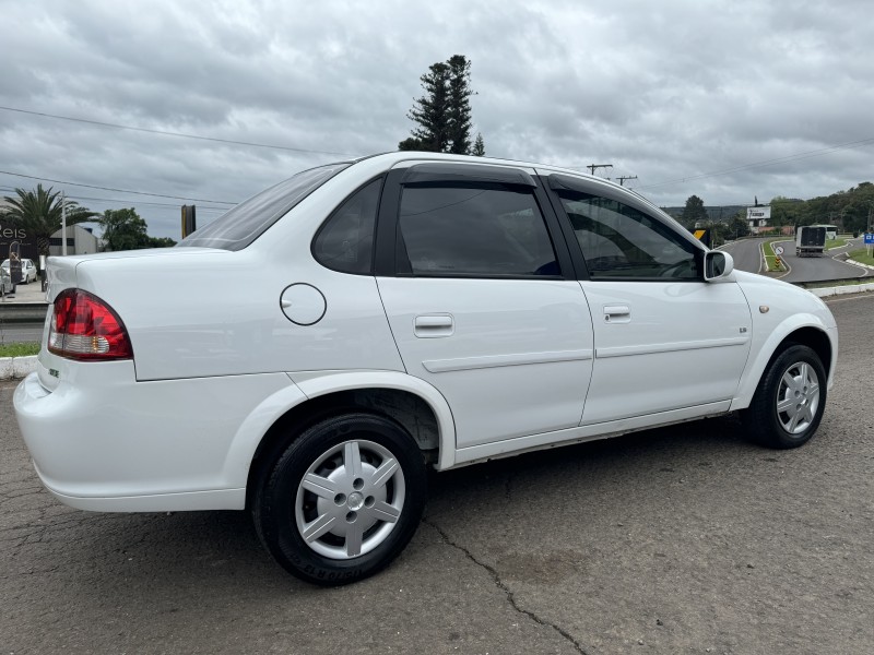 CLASSIC 1.0 MPFI LS 8V GASOLINA 4P MANUAL - 2011 - DOIS IRMãOS