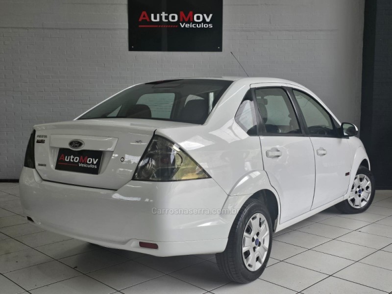 FIESTA 1.6 MPI CLASS SEDAN 8V FLEX 4P MANUAL - 2012 - CAXIAS DO SUL