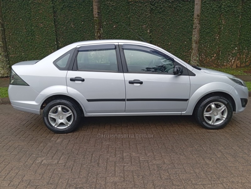 FIESTA 1.6 ROCAM SE SEDAN 8V FLEX 4P MANUAL - 2011 - CAXIAS DO SUL