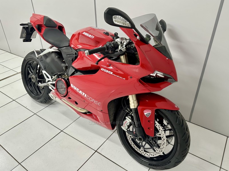 SUPERBIKE 1199 PANIGALE - 2014 - ESTâNCIA VELHA