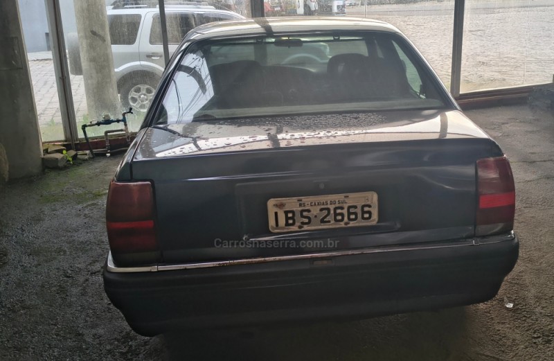 OMEGA 2.2 MPFI GLS 8V GASOLINA 4P MANUAL - 1993 - CAXIAS DO SUL
