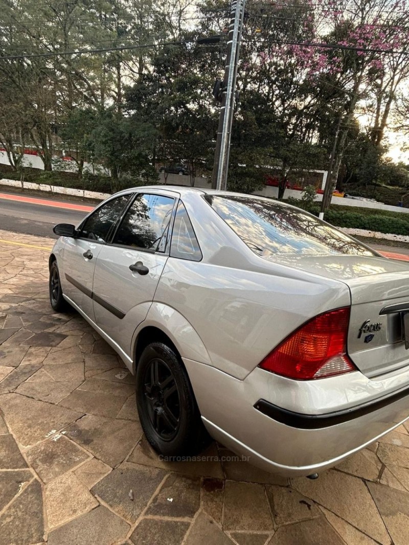 FOCUS 2.0 SEDAN 16V GASOLINA 4P MANUAL - 2005 - NãO-ME-TOQUE