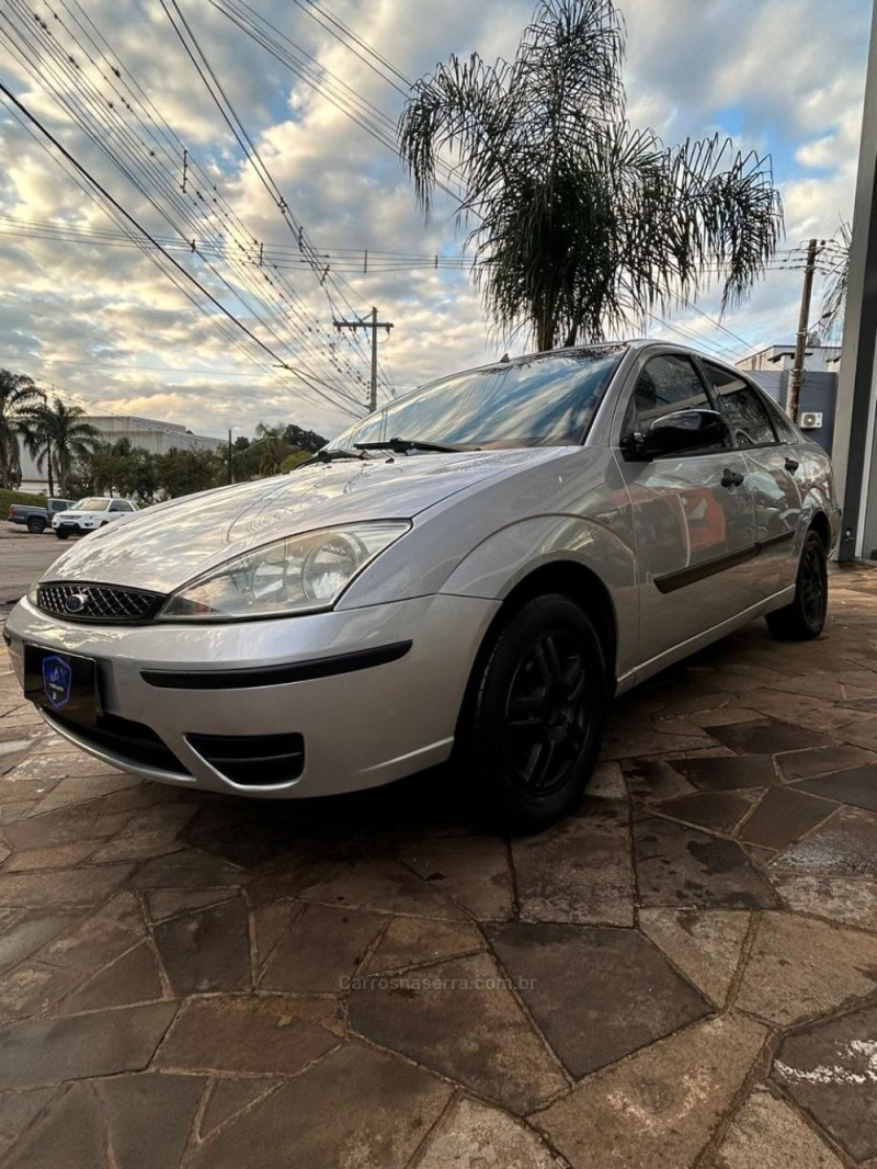 FOCUS 2.0 SEDAN 16V GASOLINA 4P MANUAL - 2005 - NãO-ME-TOQUE