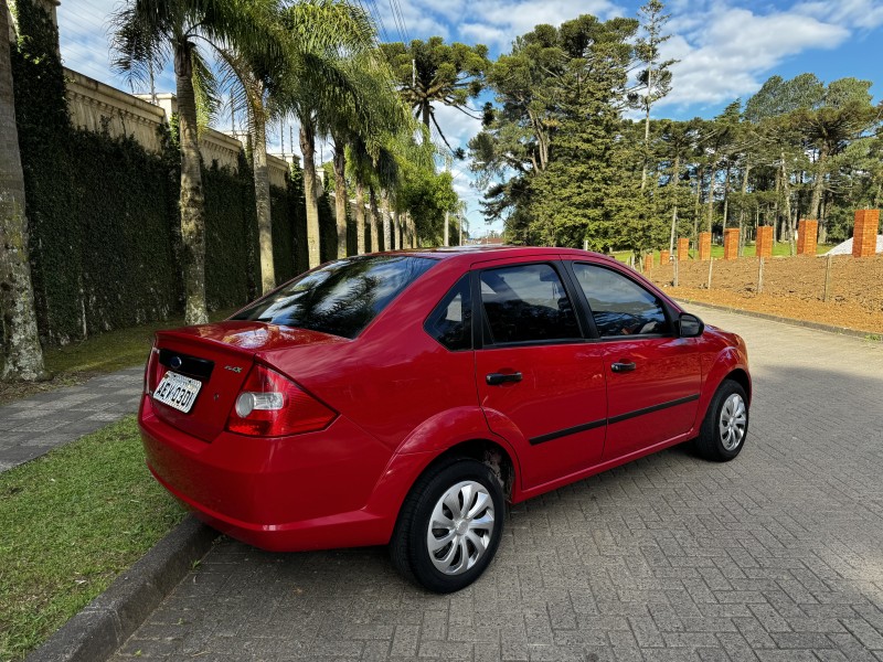 FIESTA 1.0 MPI SEDAN 8V FLEX 4P MANUAL - 2009 - CAXIAS DO SUL