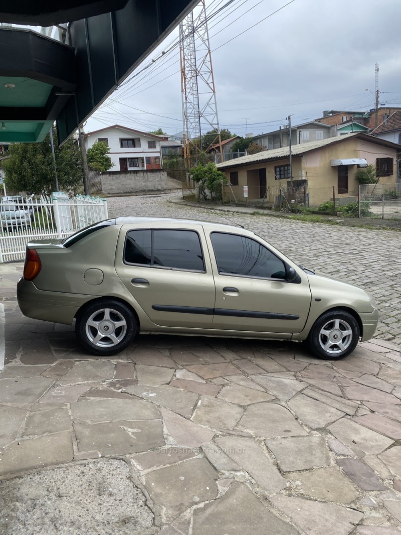 CLIO 1.6 RT SEDAN 16V GASOLINA 4P MANUAL - 2003 - CAXIAS DO SUL