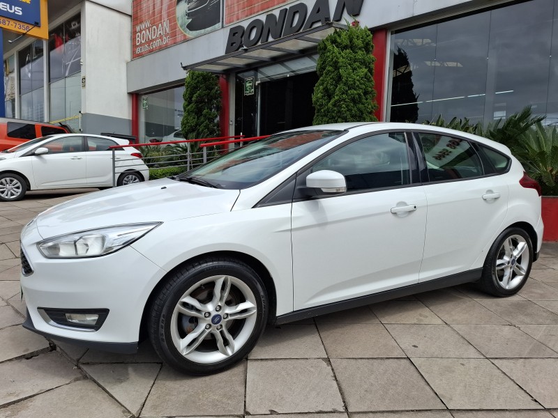 FOCUS 1.6 SE 16V FLEX 4P MANUAL - 2017 - FARROUPILHA