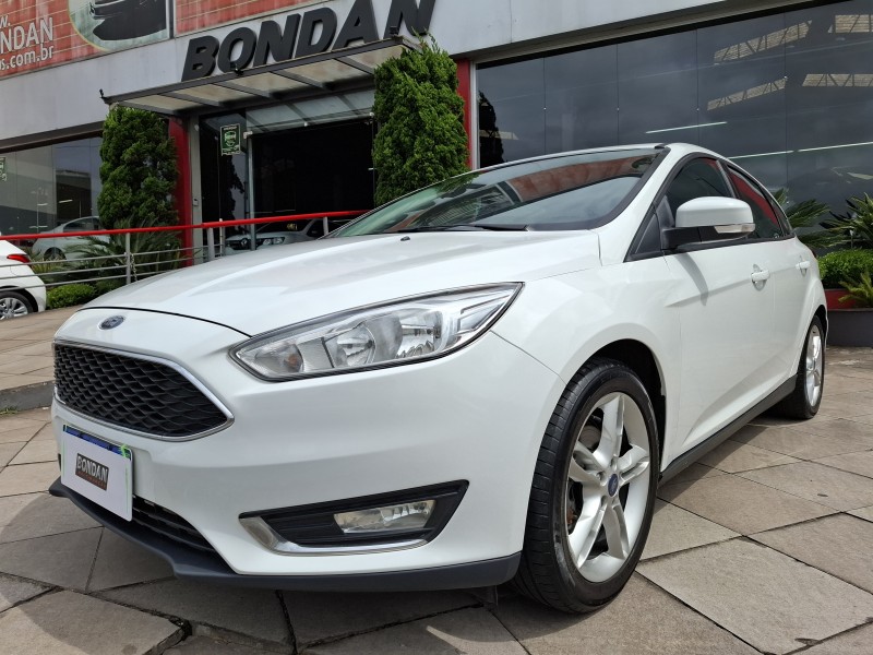 FOCUS 1.6 SE 16V FLEX 4P MANUAL - 2017 - FARROUPILHA