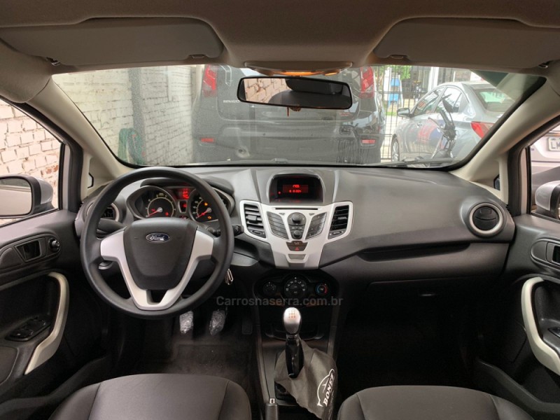 FIESTA 1.6 SE SEDAN 16V FLEX 4P MANUAL - 2011 - CAXIAS DO SUL