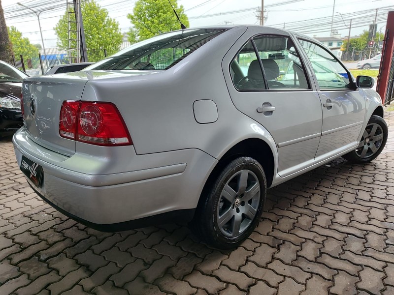 BORA 2.0 MI 8V FLEX 4P MANUAL - 2010 - CAXIAS DO SUL