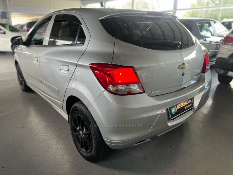 ONIX 1.0 MPFI LT 8V FLEX 4P MANUAL - 2015 - CAXIAS DO SUL