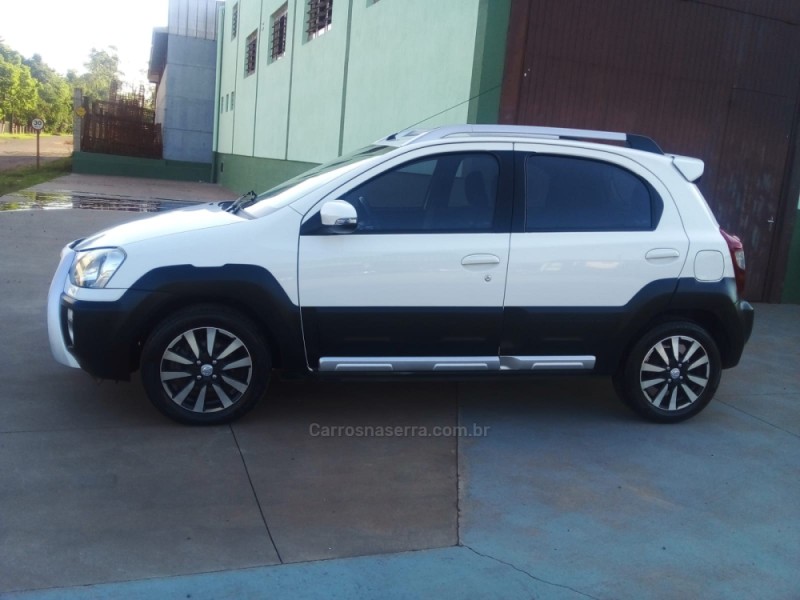 ETIOS CROSS 1.5 16V FLEX 4P MANUAL - 2014 - ARROIO DO MEIO