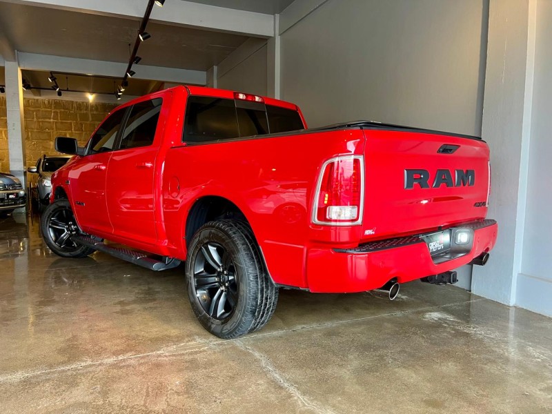 CLASSIC 5.7 V8 GASOLINA LARAMIE NIGHT EDITION CD 4X4 AUTOMÁTICO - 2022 - CAXIAS DO SUL