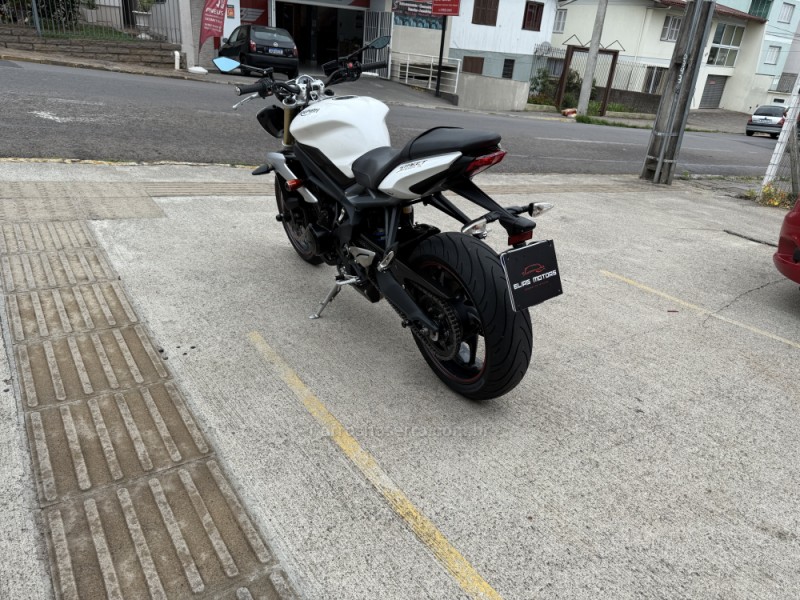 STREET TRIPLE 675 ABS - 2016 - BENTO GONçALVES