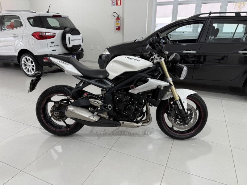 STREET TRIPLE 675 ABS - 2016 - BENTO GONçALVES