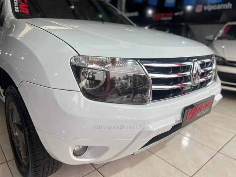 DUSTER 1.6 DYNAMIQUE 4X2 16V FLEX 4P MANUAL - 2014 - ESTâNCIA VELHA