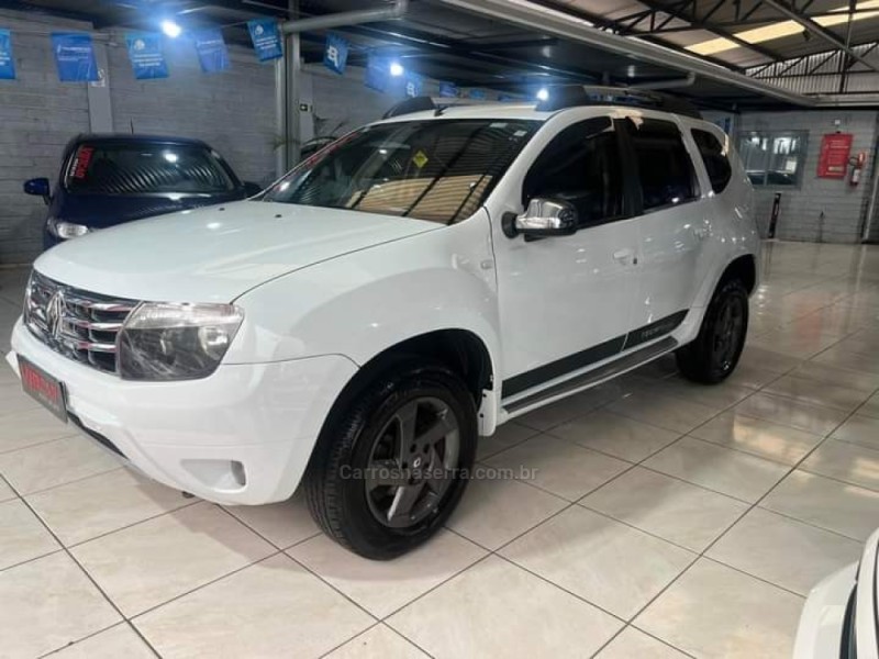 DUSTER 1.6 DYNAMIQUE 4X2 16V FLEX 4P MANUAL - 2014 - ESTâNCIA VELHA