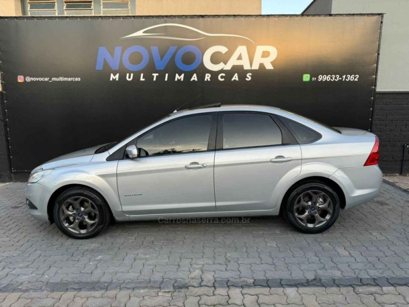 FOCUS 2.0 TITANIUM 16V FLEX 4P AUTOMÁTICO - 2011 - ESTâNCIA VELHA