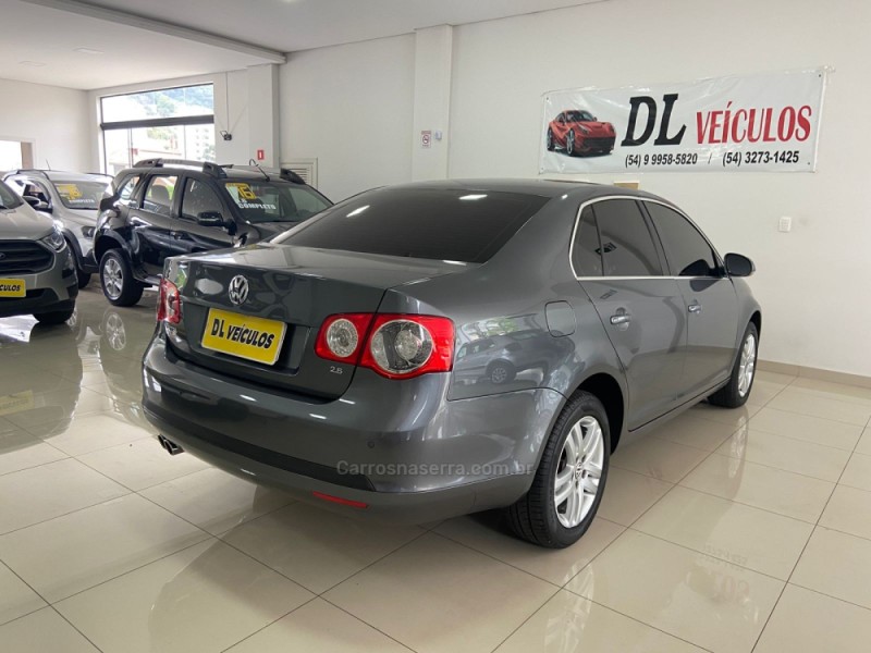 JETTA 2.5 I 20V 170CV GASOLINA 4P TIPTRONIC - 2010 - NOVA BASSANO