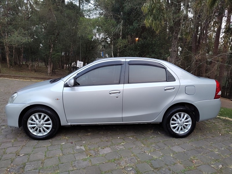 ETIOS 1.5 XLS 16V FLEX 4P MANUAL - 2013 - CAXIAS DO SUL