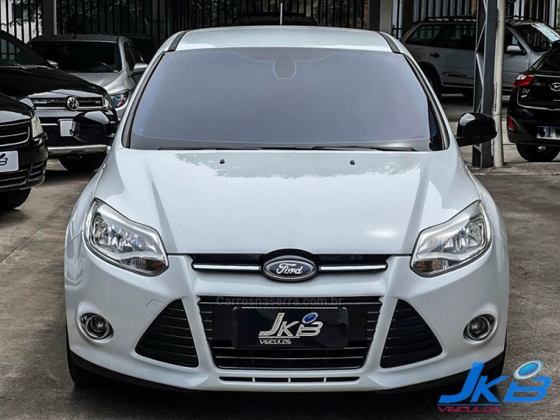 FOCUS 2.0 TITANIUM SEDAN 16V FLEX 4P AUTOMÁTICO - 2015 - NOVO HAMBURGO