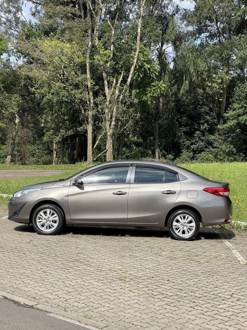 YARIS 1.5 XL LIVE SEDAN 16V FLEX 4P MANUAL - 2019 - NOVA PETRóPOLIS