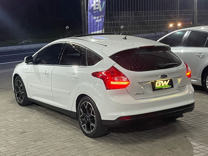 FOCUS 2.0 TITANIUM PLUS 16V FLEX 4P AUTOMÁTICO - 2015 - CAXIAS DO SUL