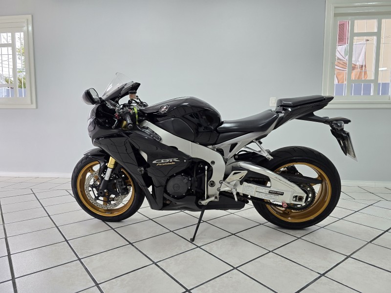 CBR 1000RR FIREBLADE - 2010 - BENTO GONçALVES