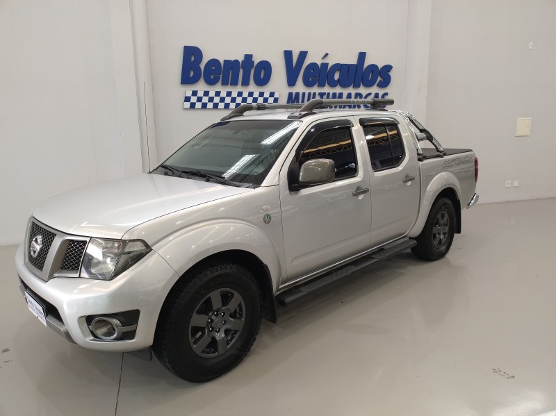 FRONTIER 2.5 SV ATTACK 10 ANOS 4X4 CD TURBO ELETRONIC DIESEL 4P MANUAL - 2013 - BENTO GONçALVES