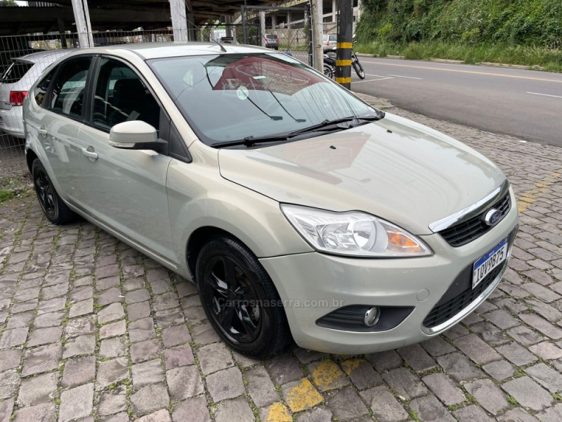 FOCUS 1.6 GLX 16V FLEX 4P MANUAL - 2011 - FARROUPILHA