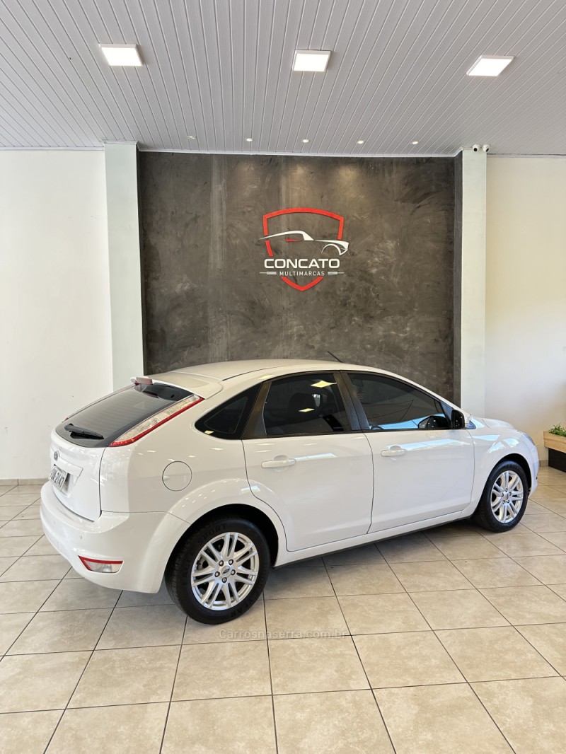 FOCUS 1.6 GLX 16V FLEX 4P MANUAL - 2013 - FARROUPILHA