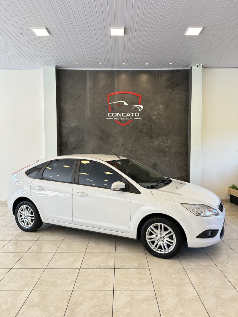 FOCUS 1.6 GLX 16V FLEX 4P MANUAL - 2013 - FARROUPILHA