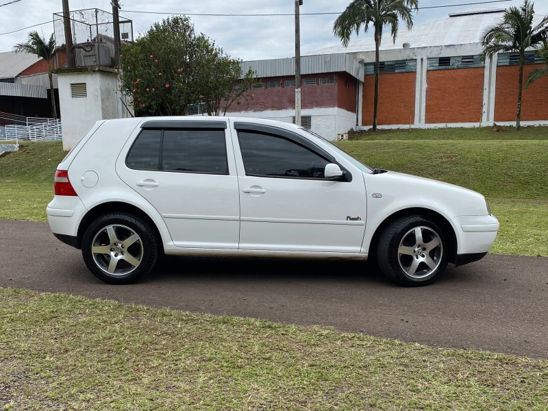 GOLF 1.6 MI FLASH 8V GASOLINA 4P MANUAL - 2006 - LAJEADO