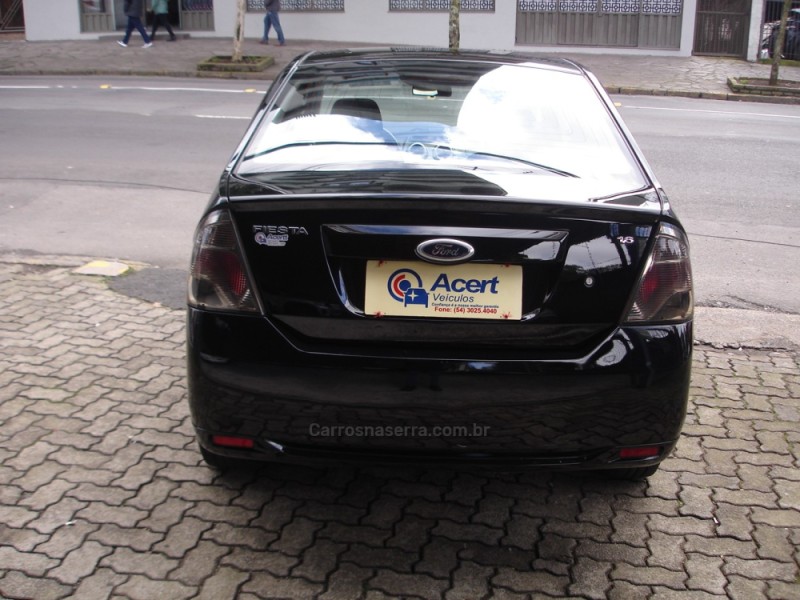 FIESTA 1.6 MPI CLASS SEDAN 8V FLEX 4P MANUAL - 2011 - CAXIAS DO SUL