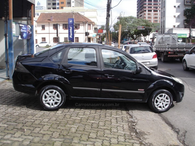 FIESTA 1.6 MPI CLASS SEDAN 8V FLEX 4P MANUAL - 2011 - CAXIAS DO SUL