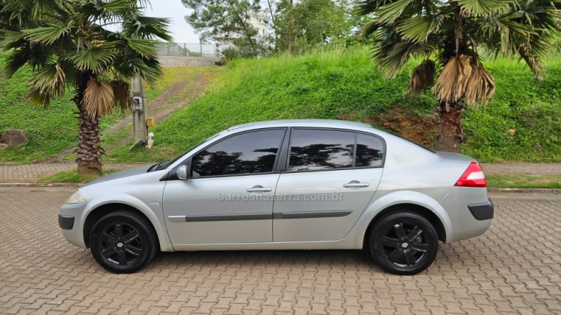 MÉGANE 1.6 DYNAMIQUE 16V FLEX 4P MANUAL - 2009 - IVOTI