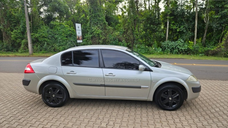 MÉGANE 1.6 DYNAMIQUE 16V FLEX 4P MANUAL - 2009 - IVOTI