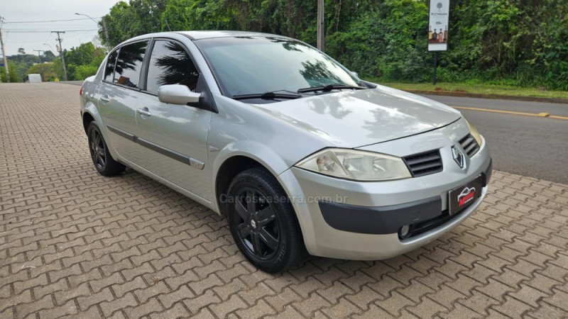 MÉGANE 1.6 DYNAMIQUE 16V FLEX 4P MANUAL - 2009 - IVOTI