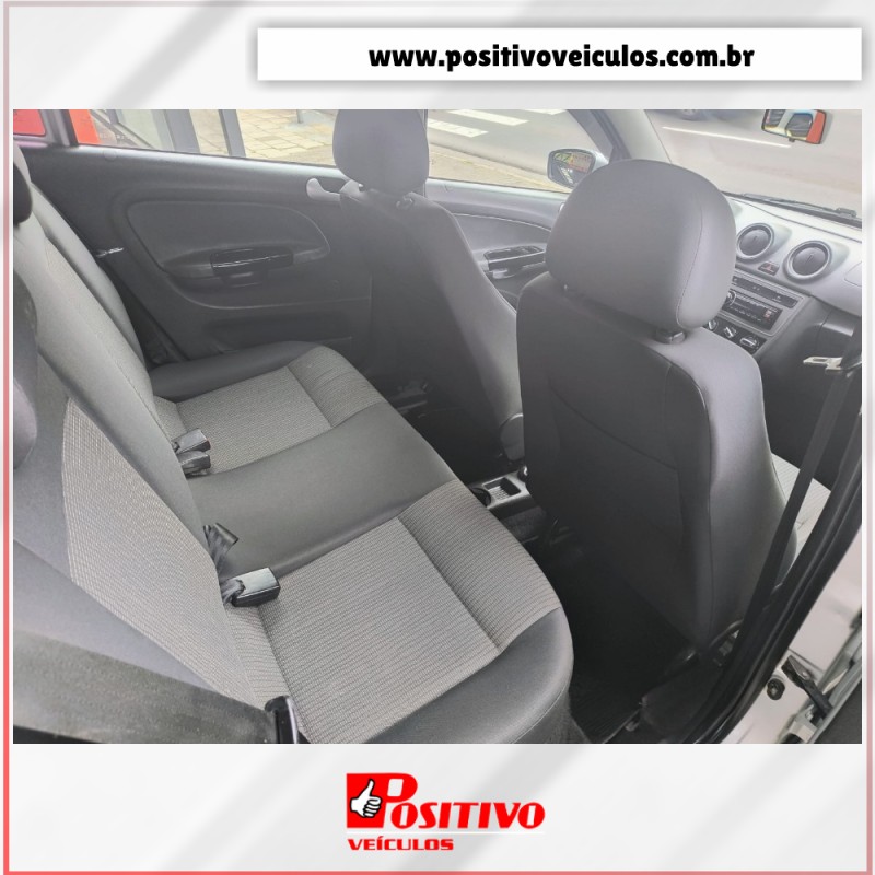 GOL 1.6 MI 8V FLEX 4P MANUAL G.VI - 2013 - CAXIAS DO SUL