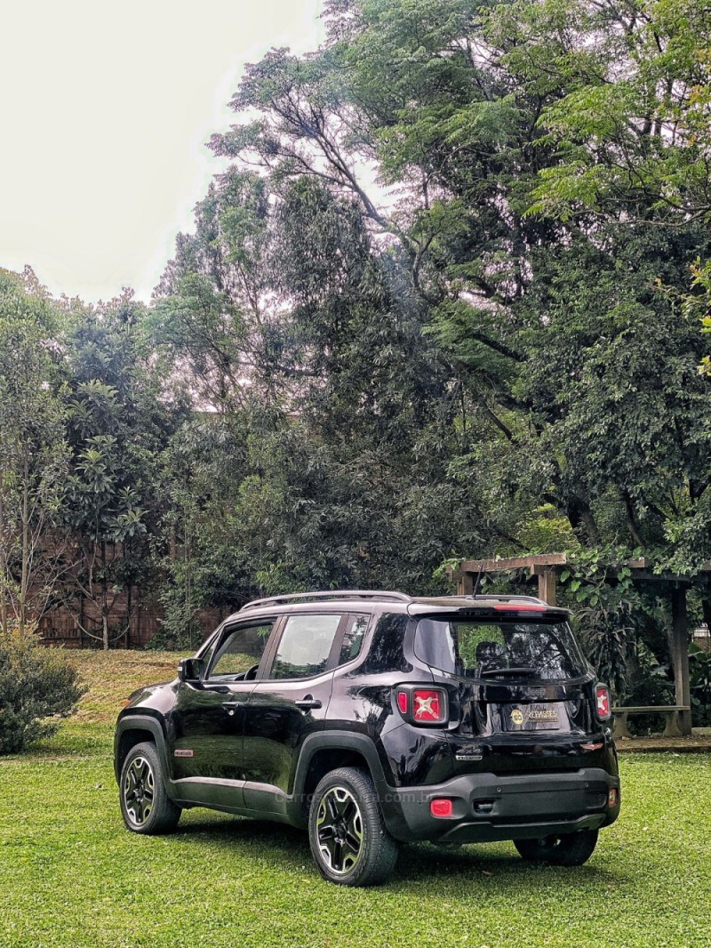 RENEGADE 2.0 16V TURBO DIESEL TRAILHAWK 4P 4X4 AUTOMÁTICO - 2016 - CAXIAS DO SUL