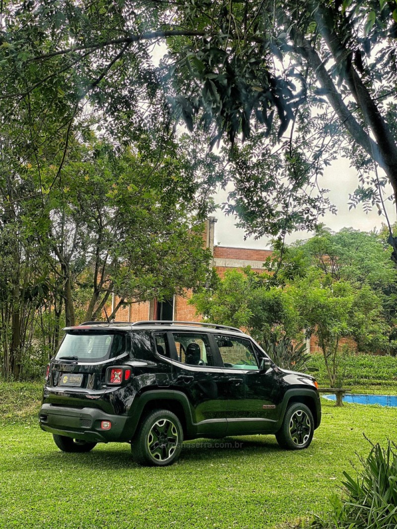 RENEGADE 2.0 16V TURBO DIESEL TRAILHAWK 4P 4X4 AUTOMÁTICO - 2016 - CAXIAS DO SUL