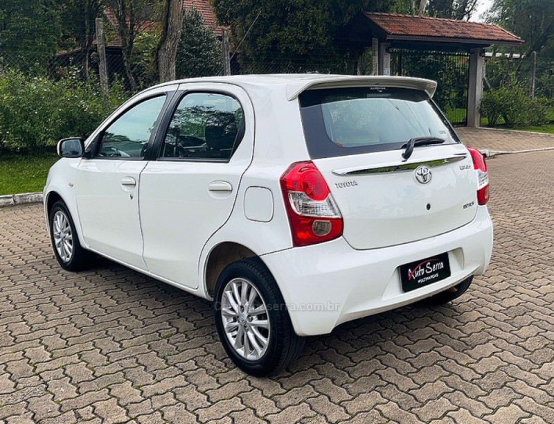 ETIOS 1.5 XLS 16V FLEX 4P MANUAL - 2013 - CANELA