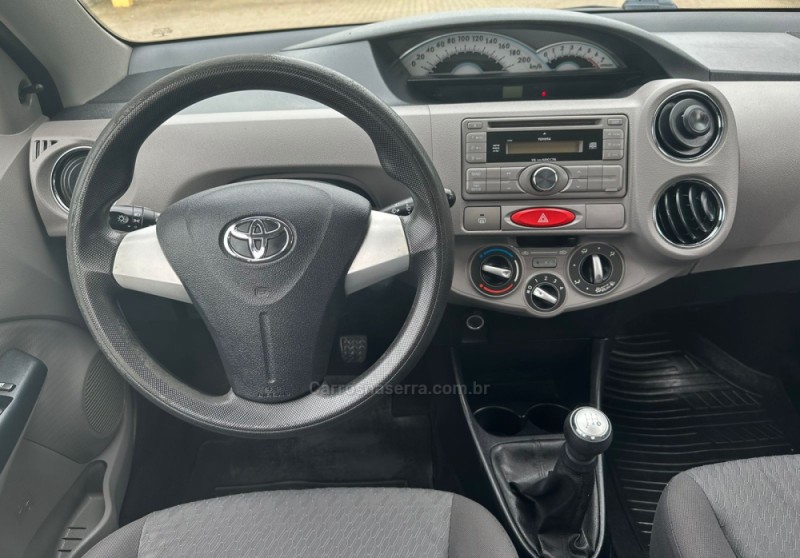 ETIOS 1.5 XLS 16V FLEX 4P MANUAL - 2013 - CANELA