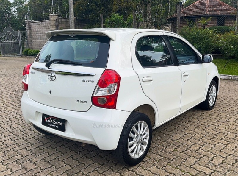 ETIOS 1.5 XLS 16V FLEX 4P MANUAL - 2013 - CANELA